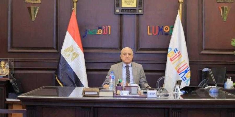 إزالة أعمال بناء مخالف في المهد بمنقطة نجع الحصابل شمال الأقصر