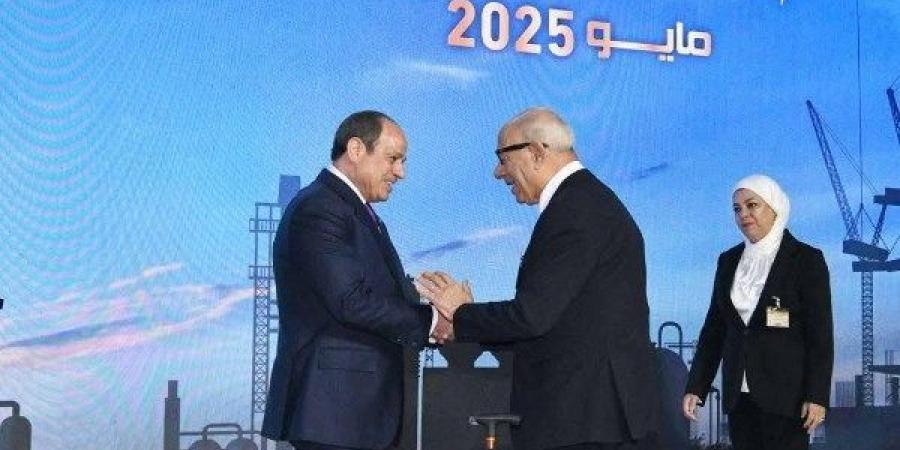 «الجندي»: الأفندي نموذج مشرف للعمل النقابي وتكريمه من الرئيس وسام على صدر الغربية