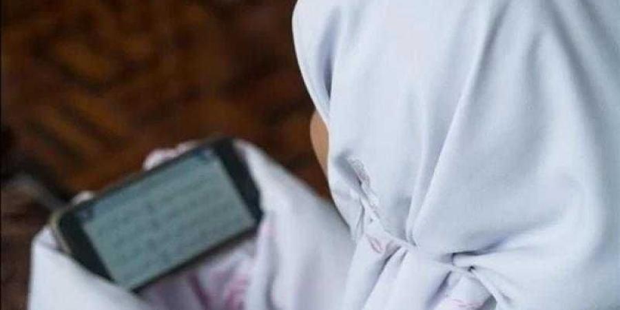 حالة واحدة يجوز فيها للحائض لمس المصحف.. دار الإفتاء تكشف عنها