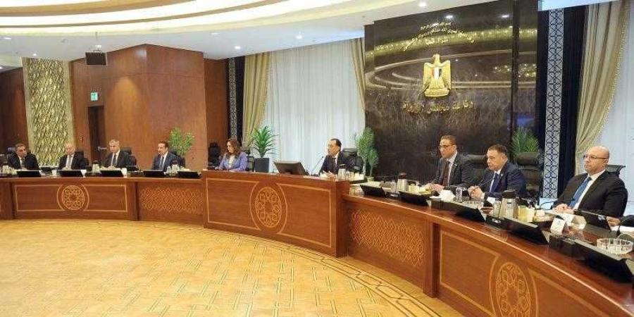 مدبولي: مواجهة مخالفات البناء والتعديات على الأراضي الزراعية جزء من تقييم أداء أي محافظ