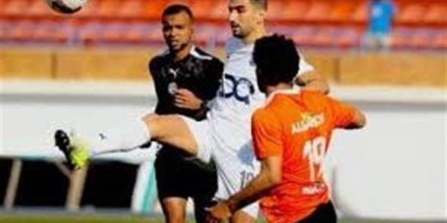 بيراميدز يسقط أمام فاركو بثلاثية مفاجئة.. وينعش آمال الأهلي على لقب الدوري