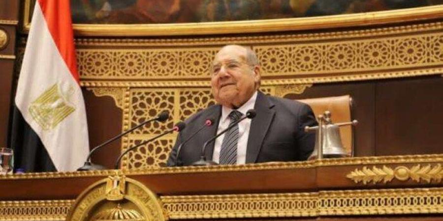 عبد الرازق يفتتح الجلسة العامة للشيوخ