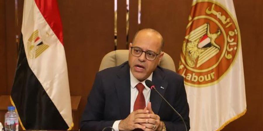 محمد جبران: قانون العمل الجديد يسد ثغرة "استمارة 6" ويضمن الأمان الوظيفي