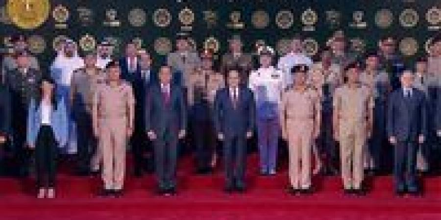 الرئيس عبد الفتاح السيسي يصل مقر بطولة العالم العسكرية للفروسية رقم ٢٥ بالعاصمة الإدارية "بث مباشر"
