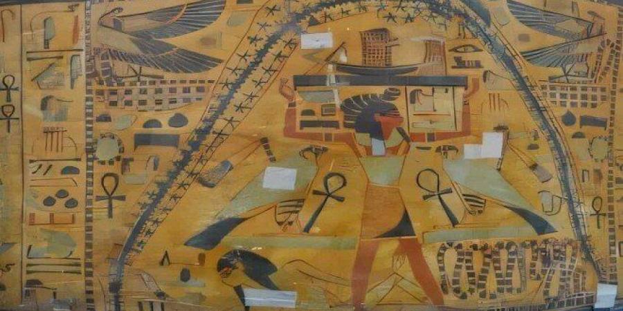 باحث بريطاني يكتشف أقدم تصوير لمجرة درب التبانة على تابوت مصري قديم