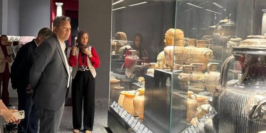 نائب وزير الخارجية التايلاندي يزور المتحف اليوناني الروماني بالإسكندرية