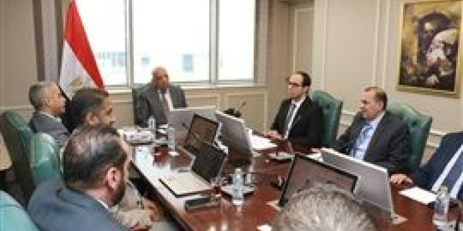 وزير الكهرباء : يجتمع بمسئولي شركة "ساى شيلد" لمتابعة تشغيل منظومة الشحن الموحد فى شركات توزيع الكهرباء