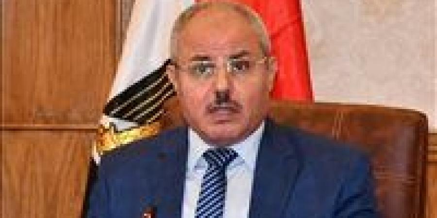 رئيس جامعة قناة السويس يشارك في افتتاح فعاليات كرنفال الربيع بالإسماعيلية