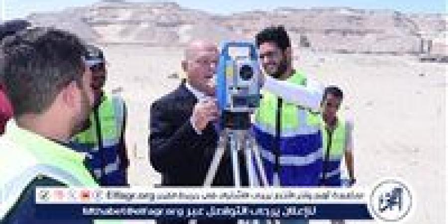 رئيس جامعة سوهاج يلتقي مع طلاب برنامج المساحة والخرائط بكلية الآداب