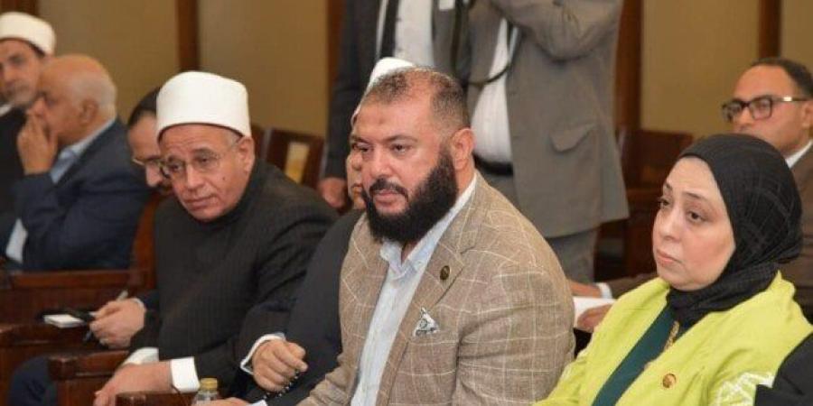 ممثل حزب النور يتراجع عن موقفه بشأن إصدار الفتاوى ويبدي اعتذاره بلجنة الشئون الدينية