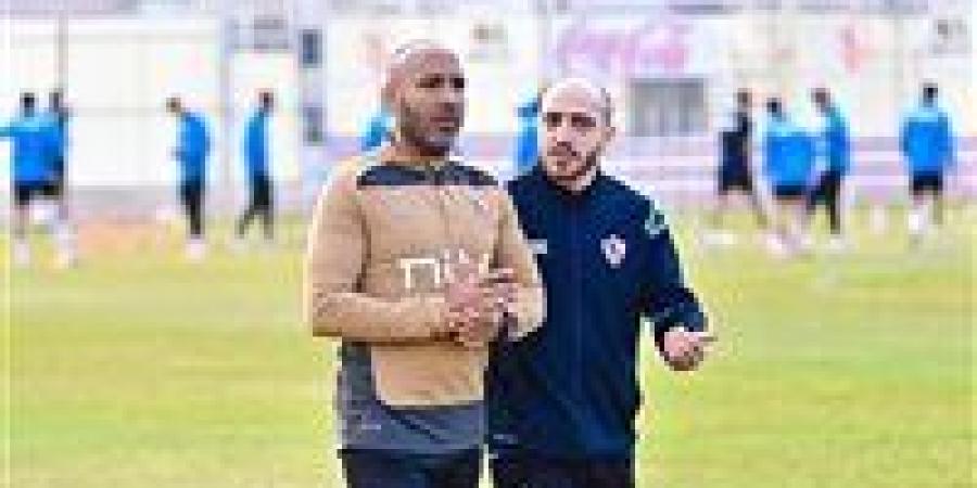 غرامة وإيقاف لمساعد مدرب الزمالك أيمن عبد العزيز