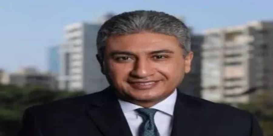 وزير السياحة يبحث تعزيز ورفع كفاءة الخدمات المقدمة للزائرين والسائحين بـ 15 موقعا أثريا