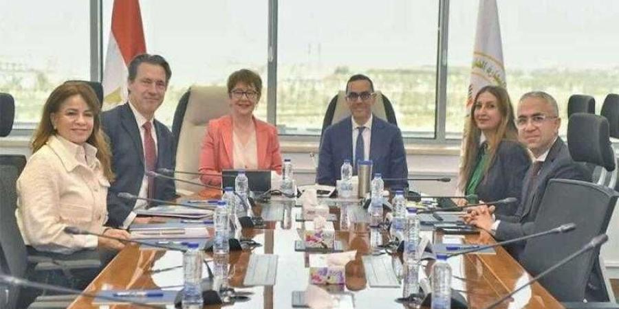 وزير الاستثمار يعقد لقاءً موسعًا مع رئيسة البنك الأوروبي لإعادة الإعمار والتنمية لبحث سبل دعم التعاون المشترك