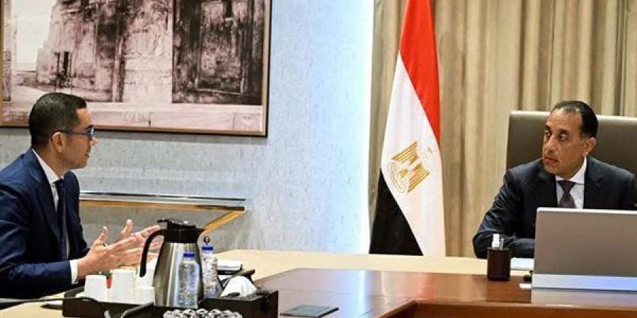 رئيس الوزراء يتابع مع وزير الاستثمار تنفيذ التكليفات الرئاسية لتحسين مناخ الاستثمار