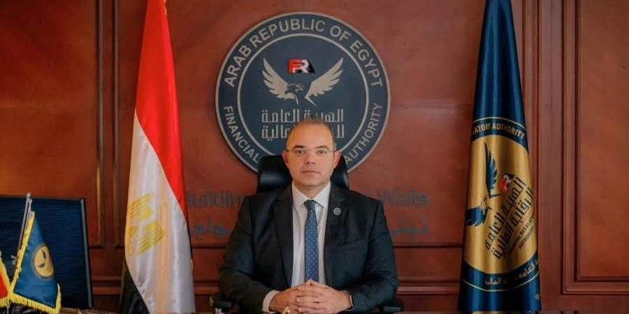 الرقابة المالية: مسؤولون عن تنظيم الاستثمار في صناديق الذهب فقط