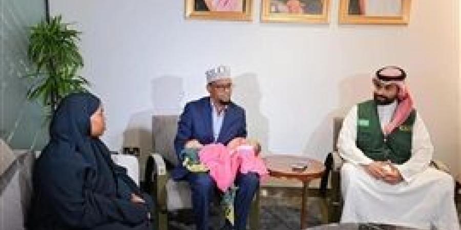 وصول التوأم الملتصق الصومالي "رحمة ورملا" إلى الرياض