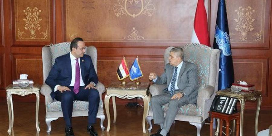 أسامة ربيع: ندعم التعاون مع الرعاية الصحية ونوفر كل الإمكانات للنهوض بالخدمات الطبية