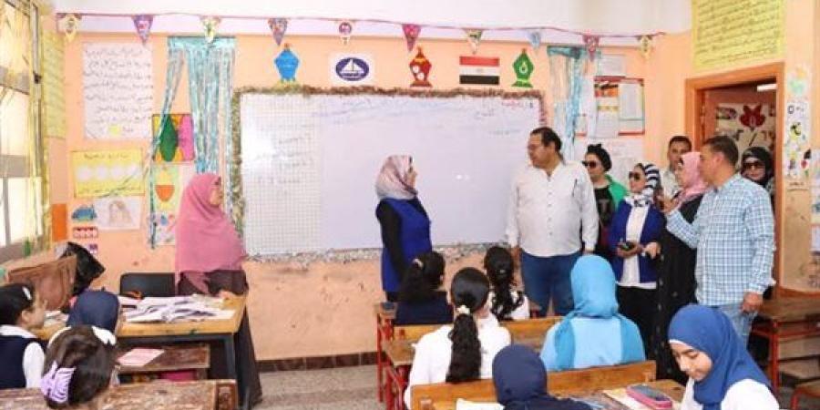 نائب محافظ دمياط تتفقد مدرسة الأنصاري الابتدائية بفارسكور
