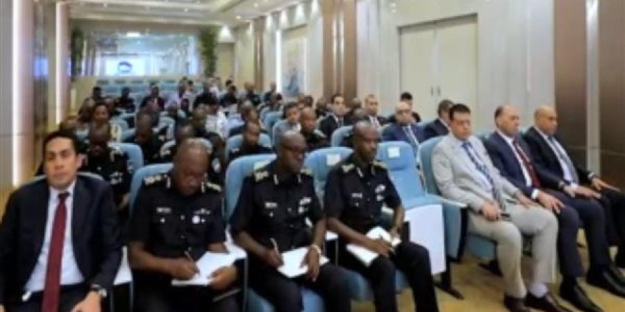 أكاديمية الشرطة تستقبل وفدًا من كلية الشرطة الرواندية وضباطًا أفارقة