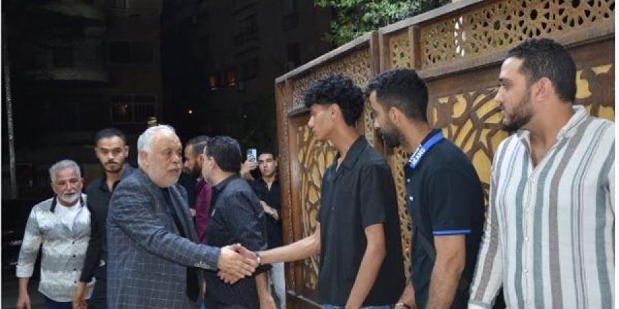 عزاء والدة زوجة المنتج محمد السبكي بحضور عدد من نجوم الفن والإعلام