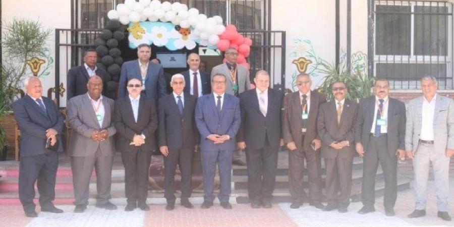 انطلاق فعاليات المؤتمر السنوي السابع حول مستقبل التربية وإعداد المعلم بالمجتمعات العربية بجامعة جنوب الوادي