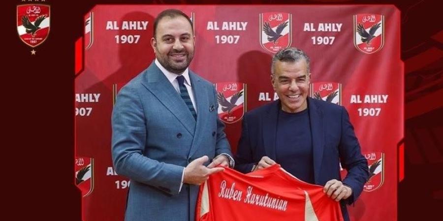الأهلي يستقبل وفدًا من السفارة الأمريكية لتعزيز التعاون قبل المشاركة في مونديال الأندية