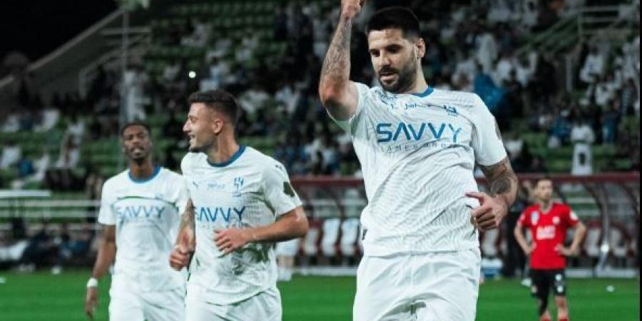 الفوز الأول.. بخماسية الهلال يهزم الرائد بدوري روشن