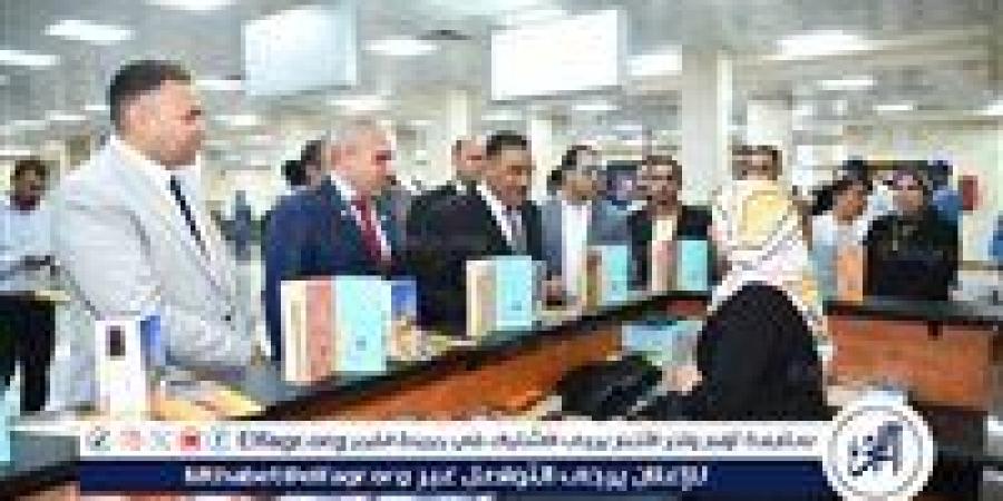محافظ مطروح يستقبل أولى رحلات الطيران الشارتر بالمطار