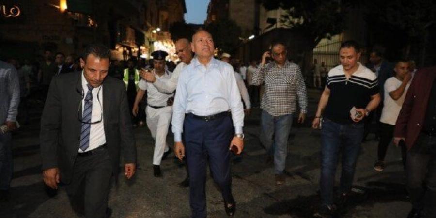 «محافظ القاهرة»: لا إصابات في حريق الأزبكية وتتم الآن عمليات التبريد