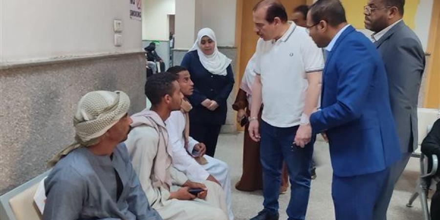 نائب وزير الصحة يتفقد عددا من المنشآت الطبية بأسوان