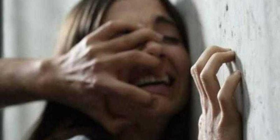 فرد أمن يهتك عرض ابنة شقيقه بالوراق