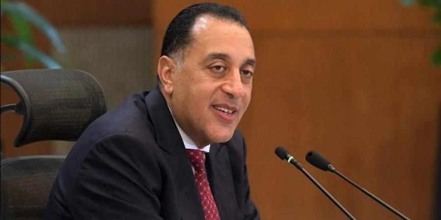 رئيس الوزراء يتفقد أعمال تطوير كورنيش ترعة القاصد بالغربية