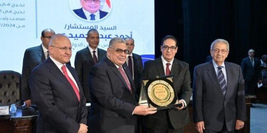 لأول مرة.. رؤساء الهيئات القضائية الخمس من خريجي دفعة 1977 بكلية الحقوق جامعة القاهرة