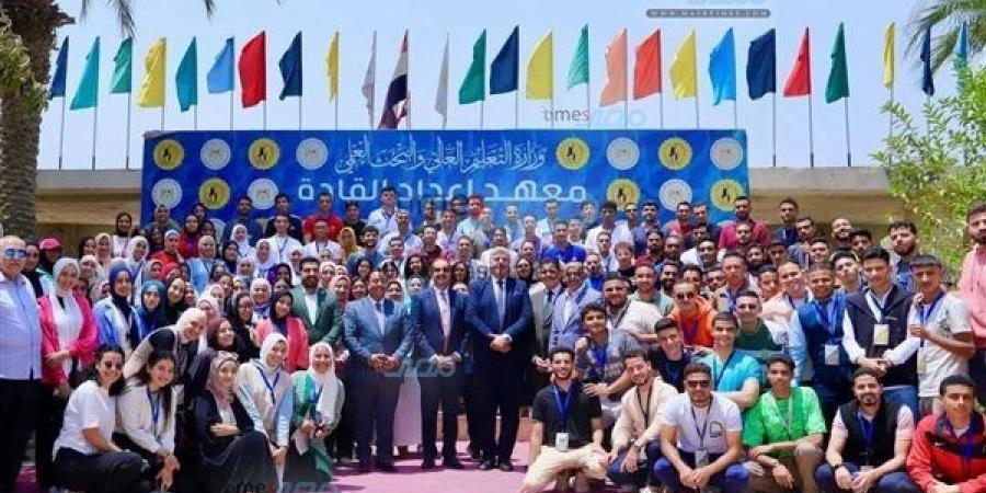 جامعة بني سويف التكنولوجية تشارك في فعاليات صالون القادة الثقافي