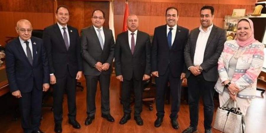 كتلة بورسعيد البرلمانية تشكر كامل الوزير لقراره بشأن شركة النفايات البحرية