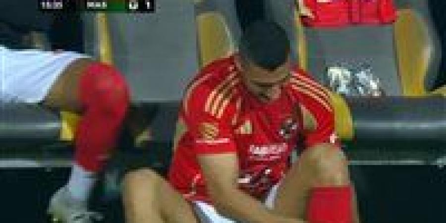 الدوري المصري الممتاز: رامي ربيعة يغادر مباراة الأهلي والمصري بسبب الإصابة في الدقيقة 12 ومشاركة مصطفى العش