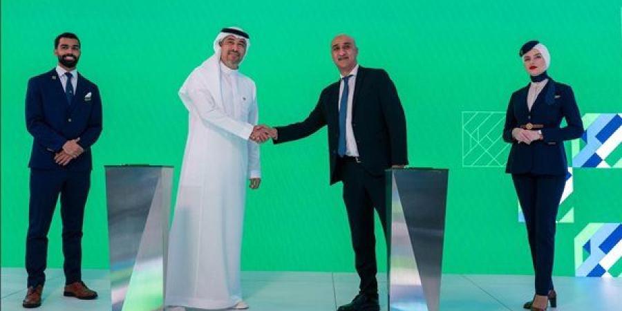 مصرف أبوظبي الإسلامي مصر يوقع اتفاقية شراكة مع الخطوط السعودية