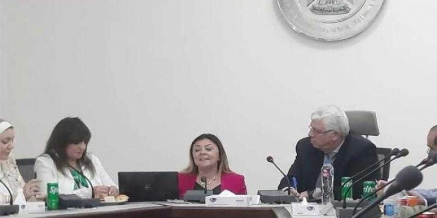 وزير التعليم العالي يعقد اجتماعًا مع مديري مراكز ذوي الإعاقة بالجامعات المصرية