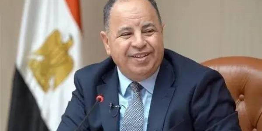 وزير المالية السابق ينفي صلته بصفحة على "فيس بوك" تحمل اسمه وصورته