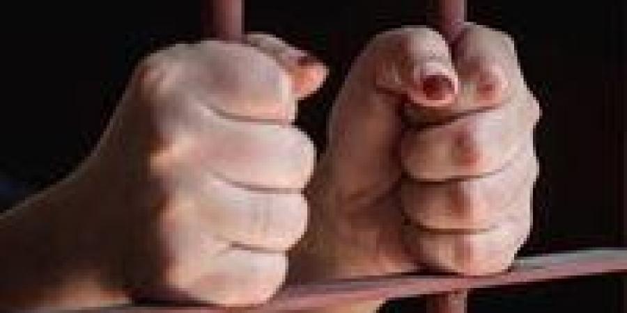 خناقة على المصاريف.. ربة منزل تذبح زوجها وتقطع جسده لأشلاء في العبور
