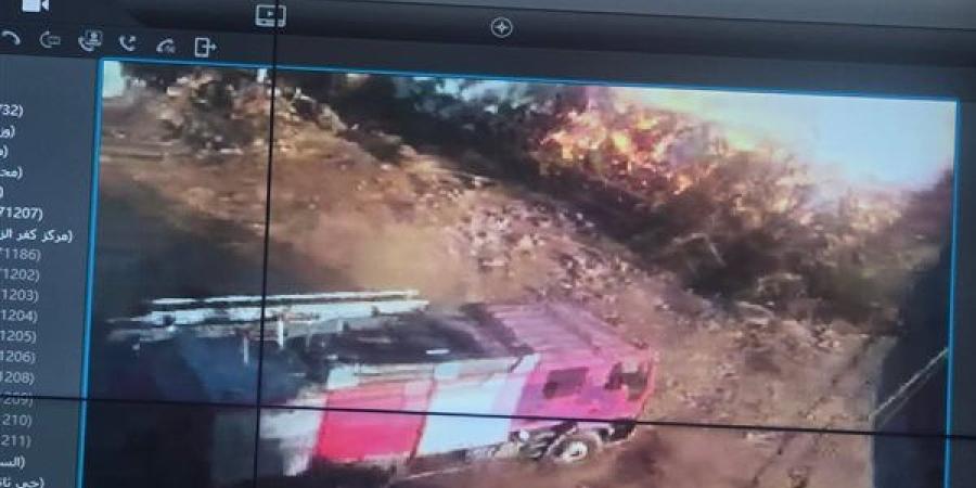 استنفار بالغربية والمحافظ يتابع من مركز السيطرة جهود التعامل مع حريق شونة كتان بزفتى.. صور