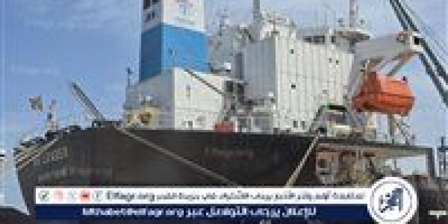 وصول سفينة تحمل 50 حافلة لنقل الركاب إلى ميناء طرطوس السورية