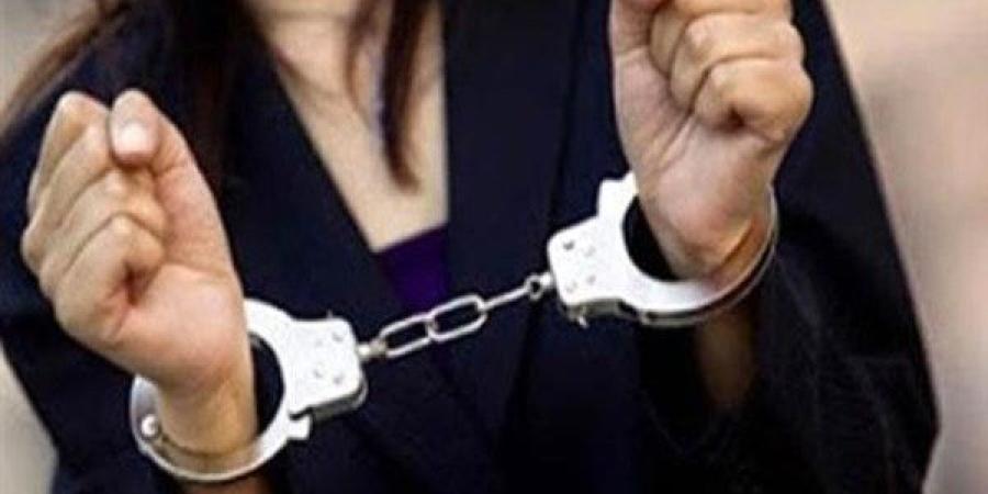 تنتحل صفة طبيبة وتجرى عمليات تجميل للسيدات داخل عيادة بالهرم