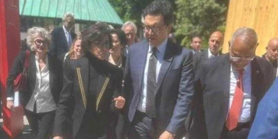 وزير الثقافة يصطحب نظيرته الفرنسية في جولة بالجناح المصري في بينالي فينيسيا للعمارة