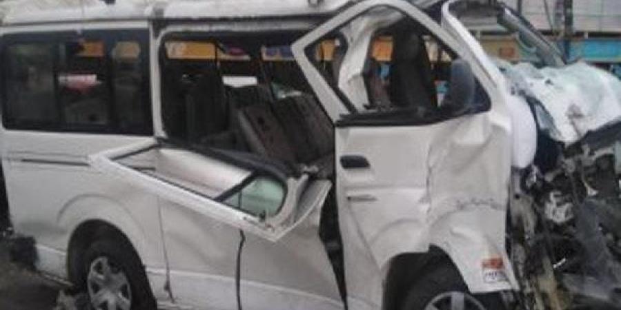 مصرع شخص وإصابة 10 في حادث انقلاب ميكروباص بطريق الواحات بالمنيا