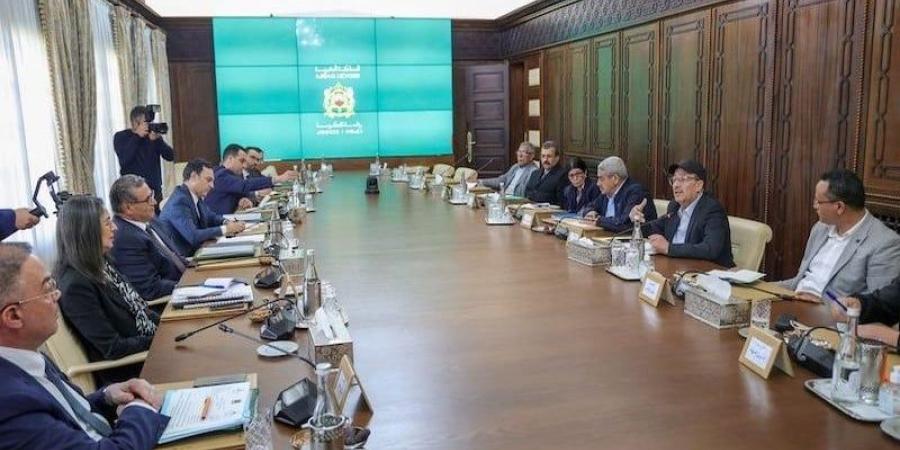 أخنوش يدعو الوزراء إلى تفعيل الحوارات القطاعية وفق مقاربة تشاركية