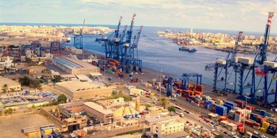مدبولي: الانتهاء من تطوير ميناء غرب بورسعيد خلال عامين