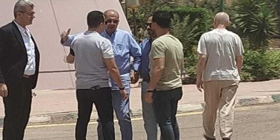 وصول جثمان زوجة محمد مصطفى شردى لمسجد الشرطة