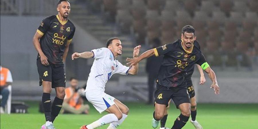 الوحدة يسقط الفتح ويشعل صراع البقاء في الدوري السعودي
