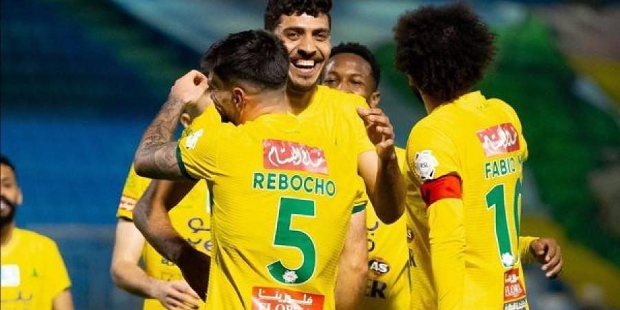 تشكيل الخليج ضد الرياض في الدوري السعودي.. موقف محمد شريف